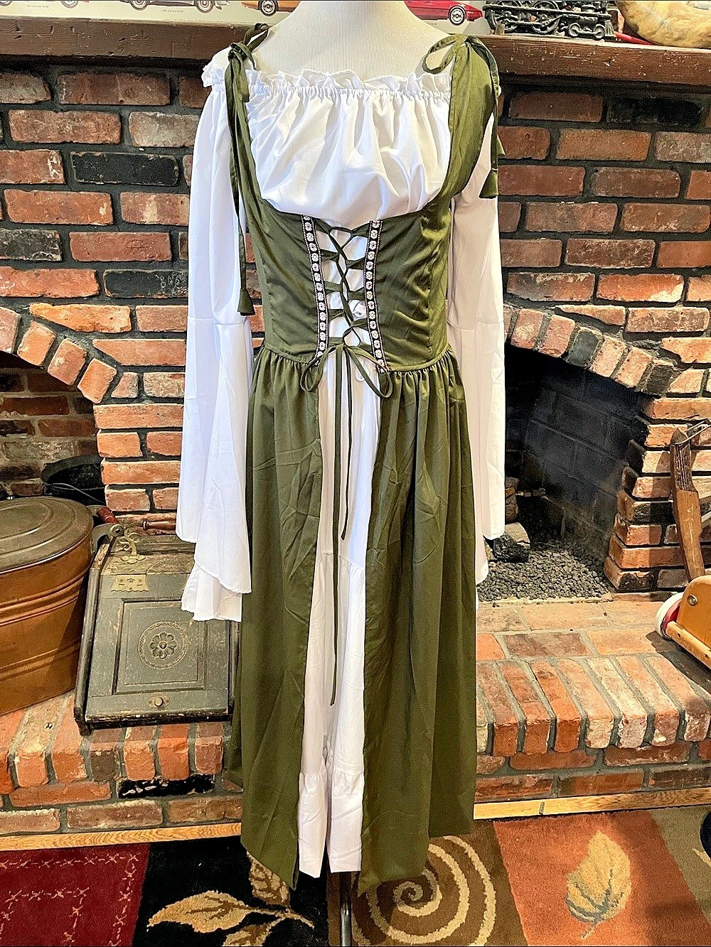 Renaissance Maxi Dress in Green & White Size Small/Medium